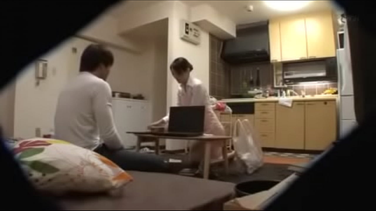 四十路の美熟女家政婦とのセックスを隠し撮りしたエロ動画