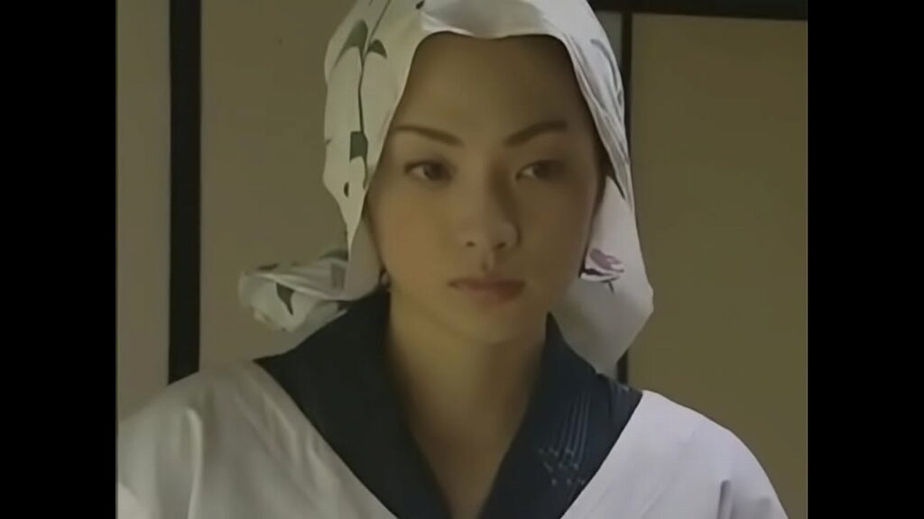 五十路人妻が屋敷女中で旦那様に真昼間から中出し不倫セックスシーン サムネイル