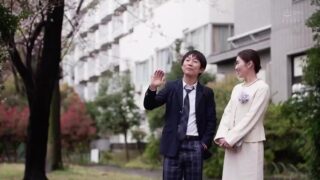 卒業祝いに義息子を大人にする 美人義母のガチホールド中出し強制セックス